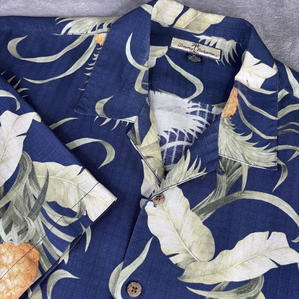 Tommy Bahama Shirt Men XL Blue Silk Hawaiian Pineapple LoopCollar Relax Tropical